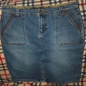 NWOT DKNY skirt with slits